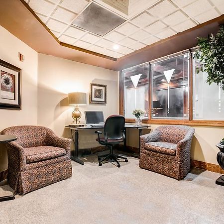 Ramada Plaza By Wyndham Atlanta Airport Hotel College Park Екстериор снимка
