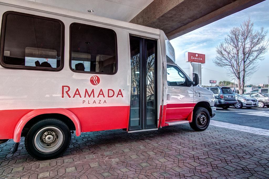 Ramada Plaza By Wyndham Atlanta Airport Hotel College Park Екстериор снимка