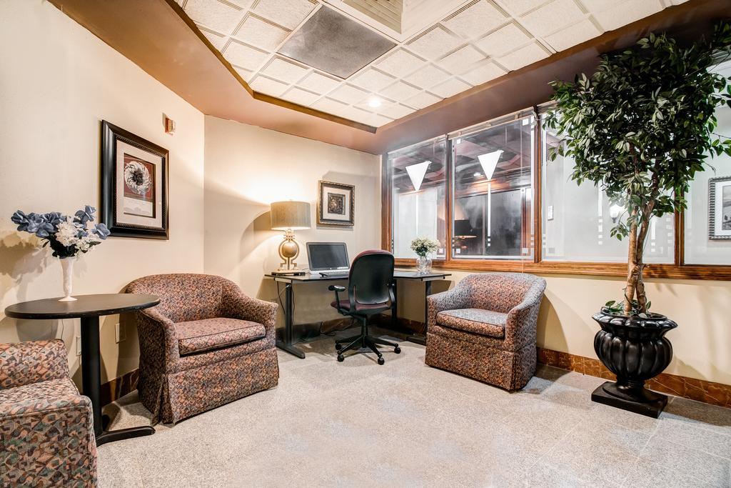 Ramada Plaza By Wyndham Atlanta Airport Hotel College Park Екстериор снимка