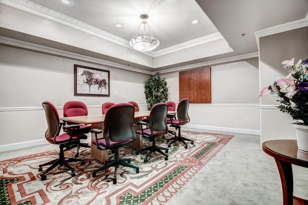 Ramada Plaza By Wyndham Atlanta Airport Hotel College Park Екстериор снимка