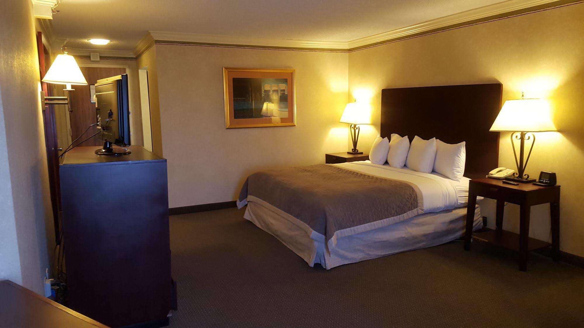 Ramada Plaza By Wyndham Atlanta Airport Hotel College Park Екстериор снимка