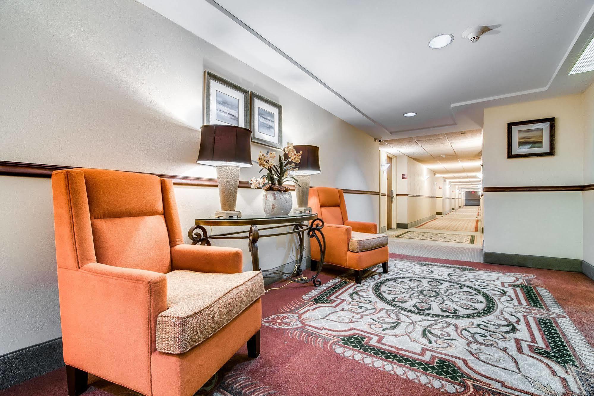 Ramada Plaza By Wyndham Atlanta Airport Hotel College Park Екстериор снимка
